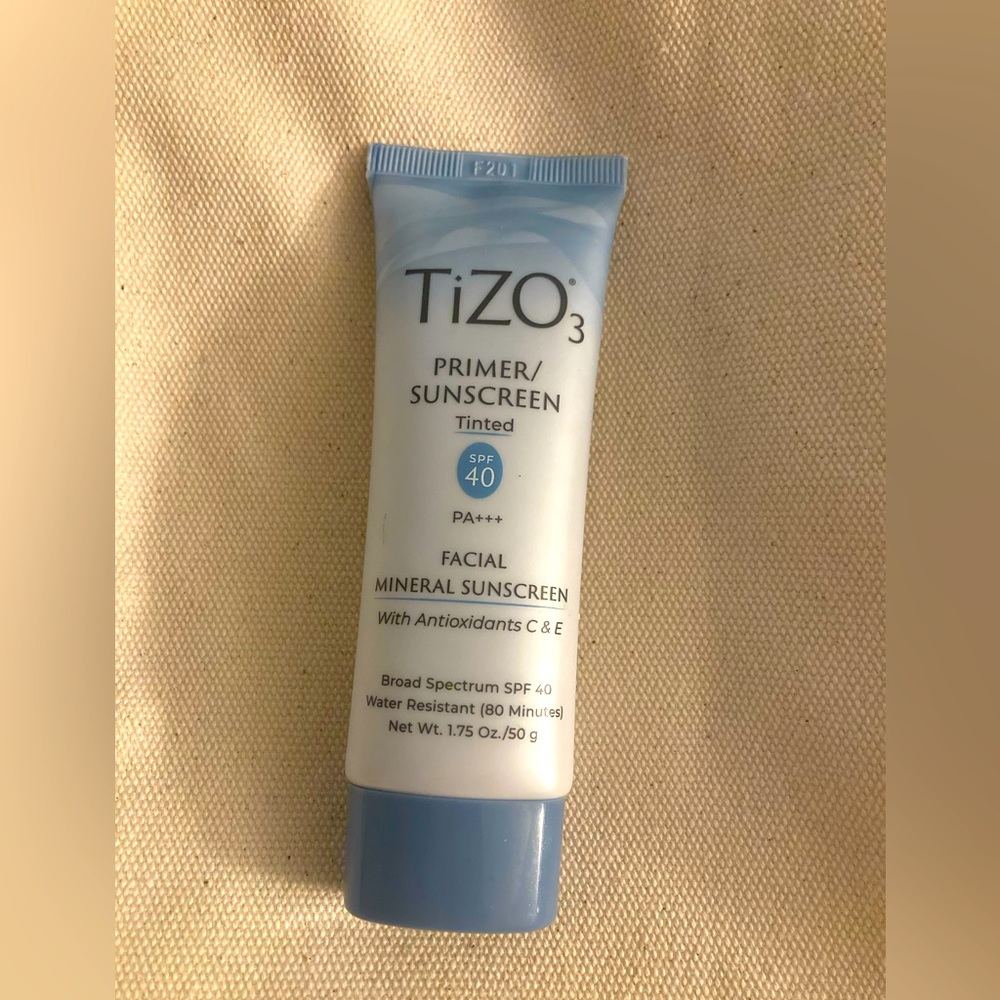 Tizo 3 Primer / Sunscreen SPF 40